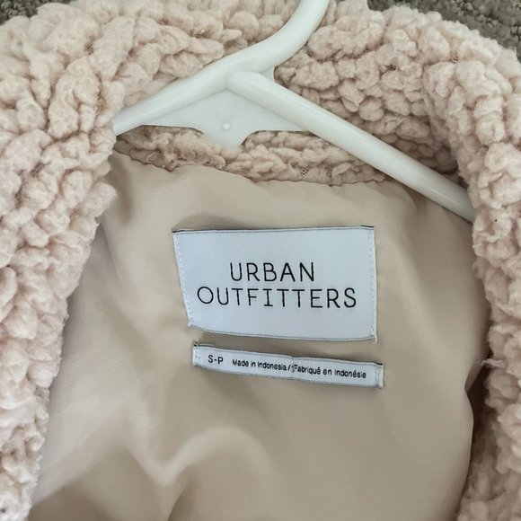 Urban Outfitters Sherpa Jacket - Picture 3 of 3